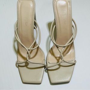 NASTY GAL Strappy Block Heeled Sandals Size 8 Cream
